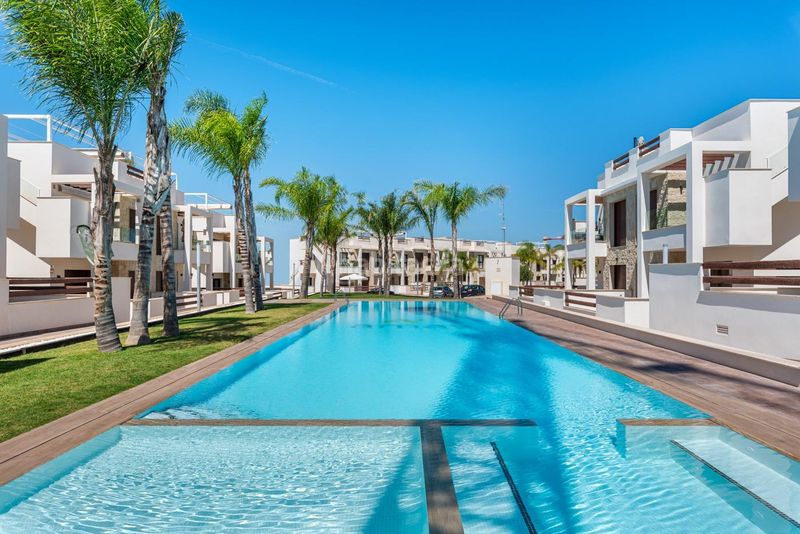 Foto 87a8514e-a0d1-453d-96c1-f0a558797f3a. Casa amb calefacció piscina a Los Balcones-Los Altos Torrevieja