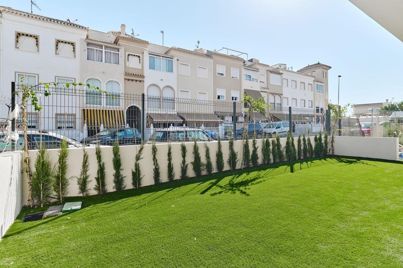 Foto ff83d980-56f1-48f1-ac9b-f96d19dc394e. Apartament amb calefacció aparcament piscina a La Veleta Torrevieja