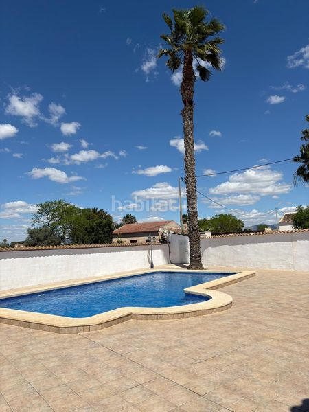 Foto a0b80e78-ff73-41e1-8b8d-1a2b5f191ed8. Xalet amb aparcament piscina a Catral