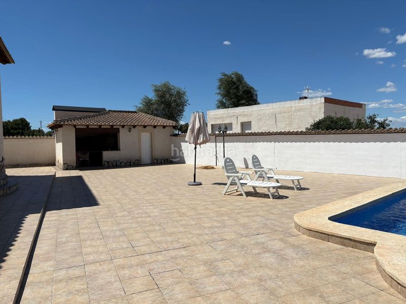Foto bf9540ec-5c4c-43e3-af67-d051a2caf1f5. Xalet amb aparcament piscina a Catral