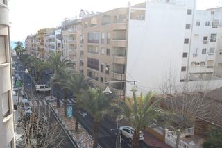 Aparcament cotxe a Avenida Avenida Habaneras