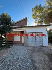 Haus  Carrer sant eudald 39. El lugar donde empieza tu nueva vida: tu casa con jardín en begu