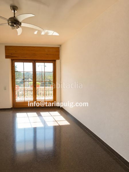 Foto 63b3363f-e738-4b83-9612-097e0ca7b00a. Casa amb xemeneia calefacció aparcament piscina a Begues