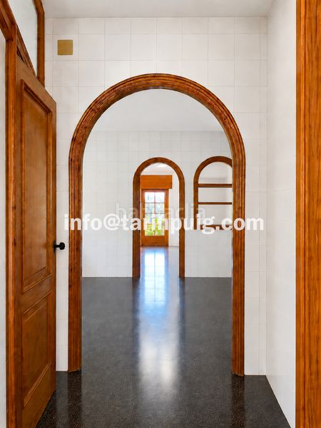 Foto 6dd8cbdc-0ab2-49b2-84a8-ea6290f6a71a. Casa amb xemeneia calefacció aparcament piscina a Begues