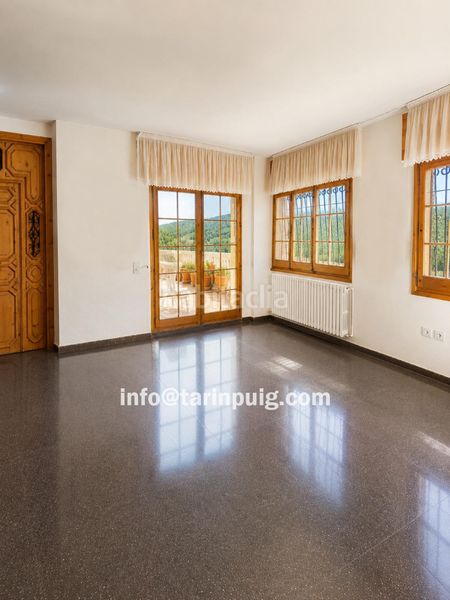 Foto 817ecb93-df62-46de-8625-97828c2e3062. Casa amb xemeneia calefacció aparcament piscina a Begues