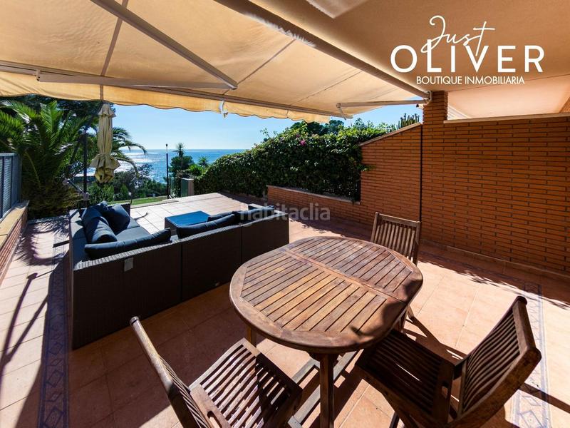 Foto 4f4d46c1-3986-48a4-8328-72ad115899ad. Casa bifamiliare in pla de maset - cap de Salou Salou