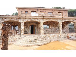 Casa a Residencial Park. Excelente casa de 4 habitaciones y vista a la montaña , costa br