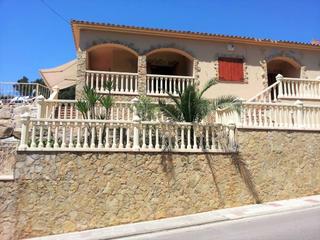 Casa a Roca Grossa. Casa en única planta en impecable estado , con piscina garaje es