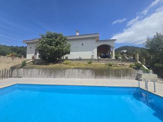 Casa a Lloret Blau - La Creu de Lloret. Casa con terreno de 5,000 m2, vistas espectaculares a la natural