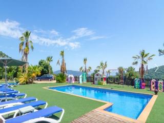 Casa a Lloret Blau - La Creu de Lloret. Espectacular casa con piscina y vistas al mar, costa brava