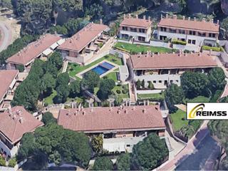 Casa a Santa Clotilde. Chalet adosado a escasos metros de la playa con piscina, jardín