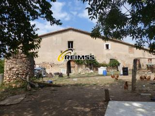 Casa a Riudarenes. Masías a reformar en la carretera de ruidarenes a santa coloma,