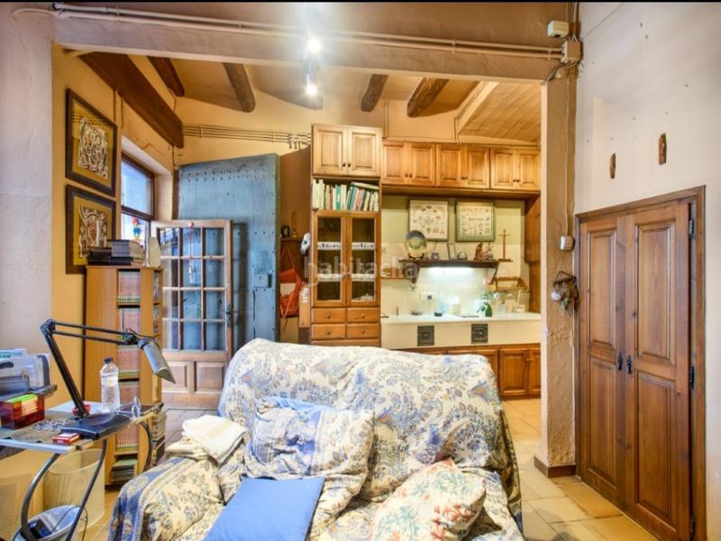 Foto b03ae43b-0d35-403f-8c93-86b2cf49f535. Casa amb aparcament a Riudarenes