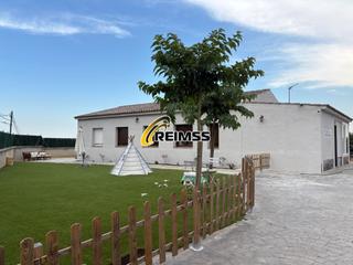 Casa a Sils. Casa de 4 habitaciones en una sola planta en urbanización de val