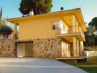 Casa en Fogars de la Selva. Casa lista para entrar a vivir con opción a dos viviendas en fog