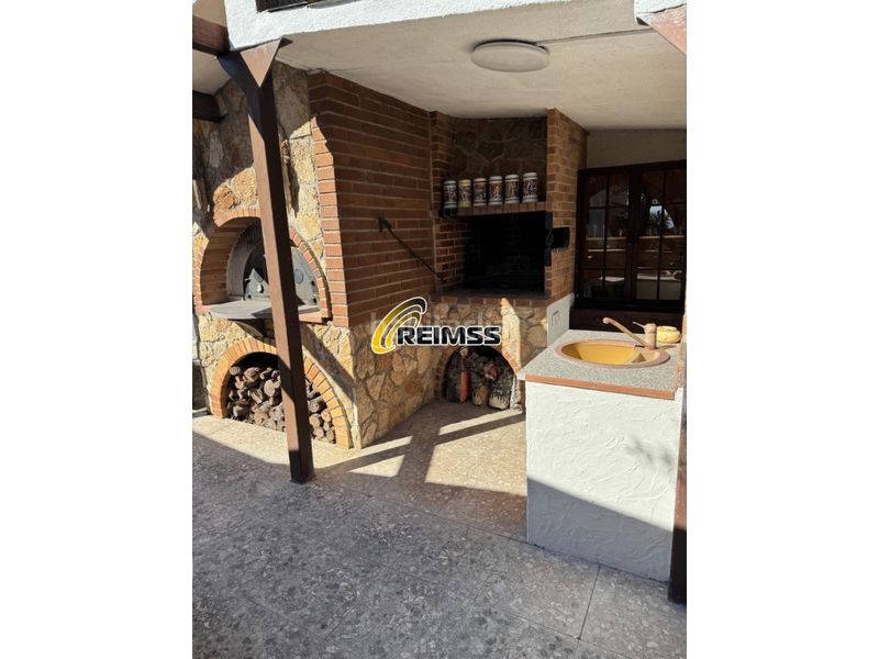 Foto 59af5c19-f045-485c-8689-1169cc17fdaa. Casa amb aparcament a Canyelles Lloret de Mar