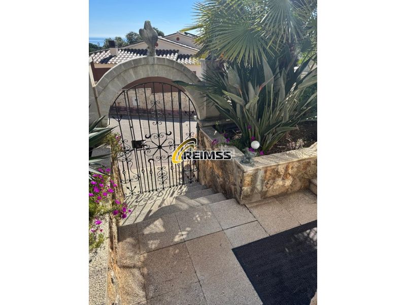 Foto 95613592-1d47-42f2-9f53-dd4bf50e0ca0. Casa amb aparcament a Canyelles Lloret de Mar