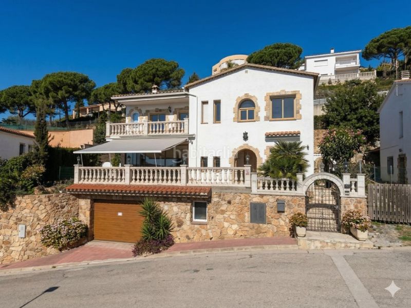 Foto b6354fe9-534b-412d-8f24-7c329ac90d99. Casa amb aparcament a Canyelles Lloret de Mar