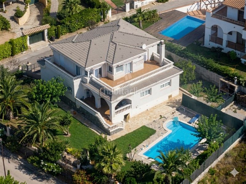 Foto 48ecc9f3-f7bd-46b3-a32b-1c2566c47549. Casa a Montgoda Lloret de Mar
