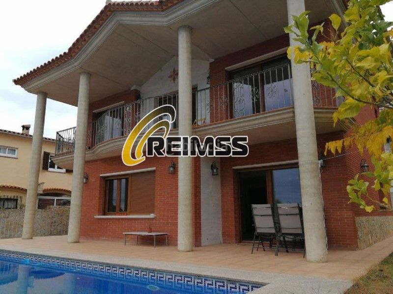 Foto 68910a0c-56aa-4163-80e8-ba33461df184. Casa amb piscina a Centre-Platja Platja d´Aro
