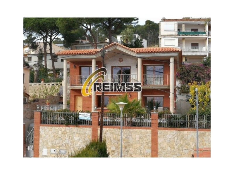 Foto ff4167f9-1d52-448c-9aad-36ab9c0ab4e4. Casa amb piscina a Centre-Platja Platja d´Aro