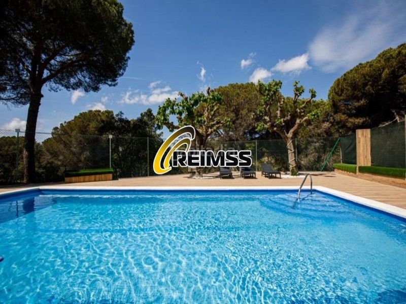 Foto 6eeb3902-f71b-4c56-97f7-df66fc9907e2. Casa amb piscina a Tordera Tordera