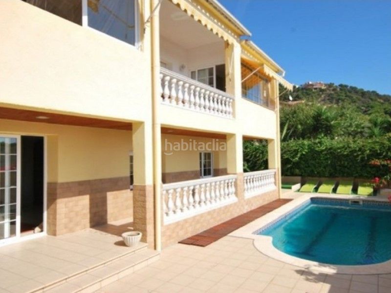 Foto 7d340c56-abb6-4df9-9882-09c1b2f48ed9. Casa amb piscina a Centre Lloret de Mar