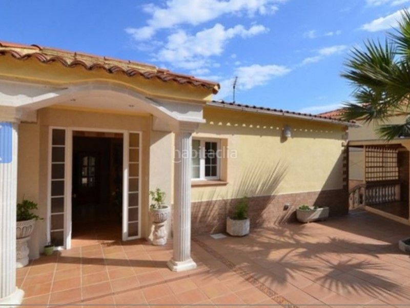 Foto a12884b1-89e8-4e01-be6b-0a2af825097d. Casa amb piscina a Centre Lloret de Mar