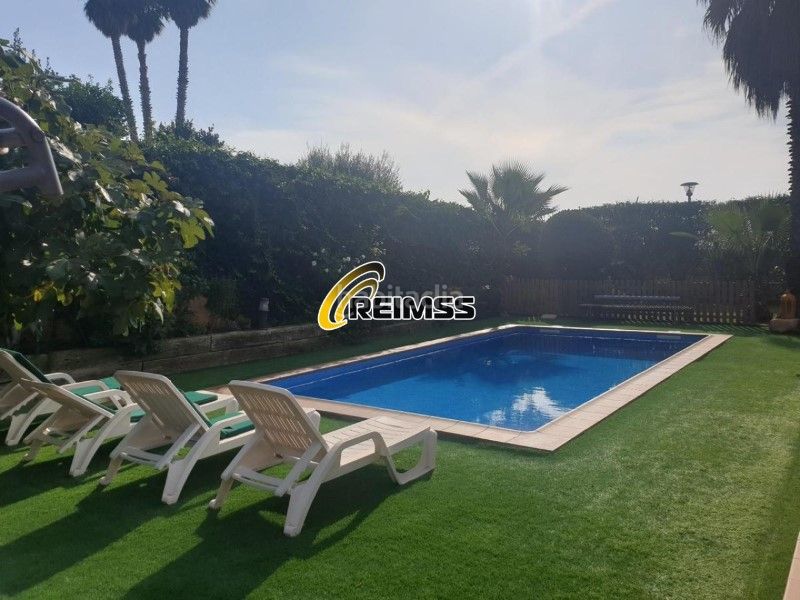 Foto c0721299-6b76-48f8-9486-9dd7f996a369. Casa amb piscina a Condado del Jaruco - Puigventós Lloret de Mar