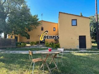 Casa  Carrer barri baix, 32. Masia rustica de 4 habitaciones en sant  andreu de salou, girona