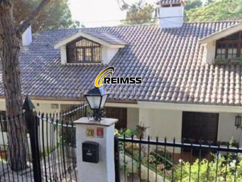 Foto 80ce9ac9-c7d4-4a75-9c07-57437c33882f. Casa dos casas adosadas de 4 hab en cala canyelles, , girona. en Lloret de Mar