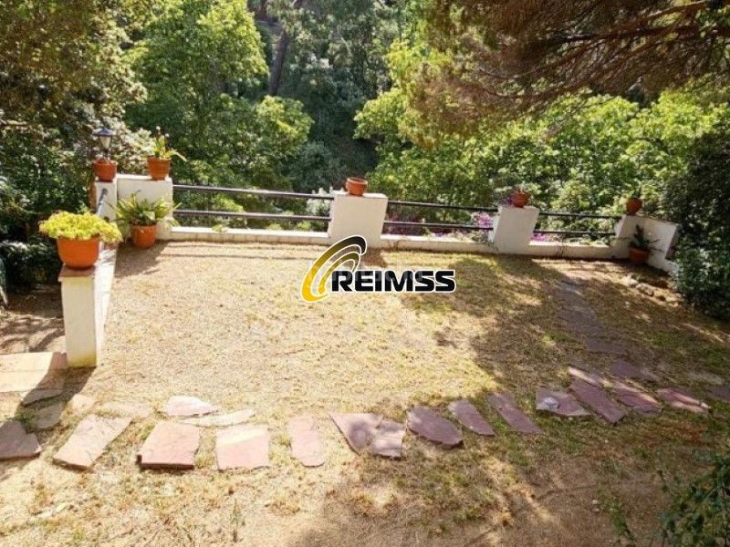 Foto c9730a9f-e393-4825-966c-5ba8f066cdda. Casa dos casas adosadas de 4 hab en cala canyelles, , girona. en Lloret de Mar