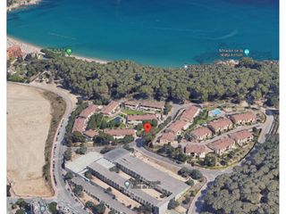Casa  Carrer joaquim codina i vinyes 6. Chalet adosado piscina, jard�n y garaje incluido en el precio
