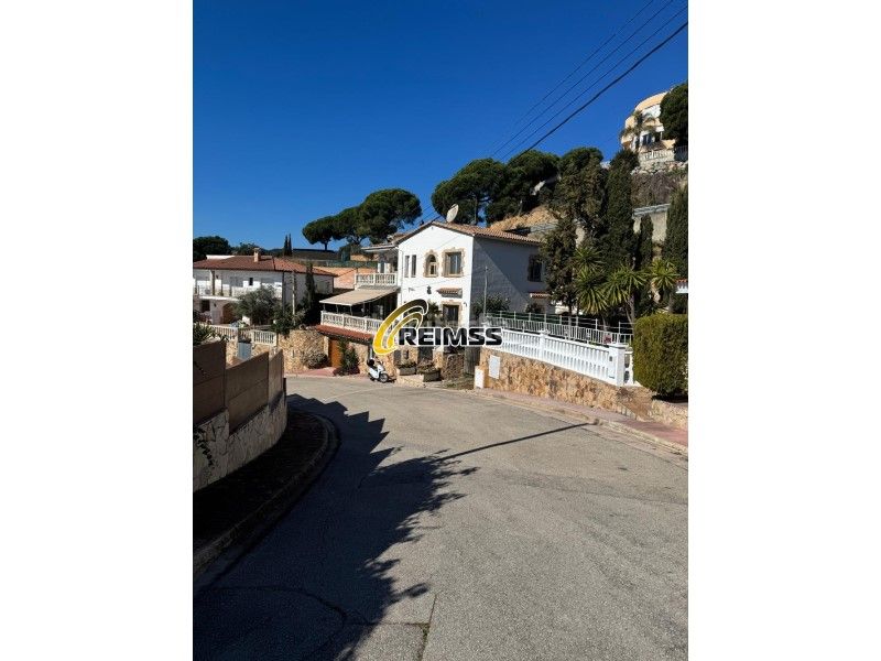 Foto ed0daff7-5fed-434a-aa5b-50e264123bf7. Casa a Canyelles Lloret de Mar