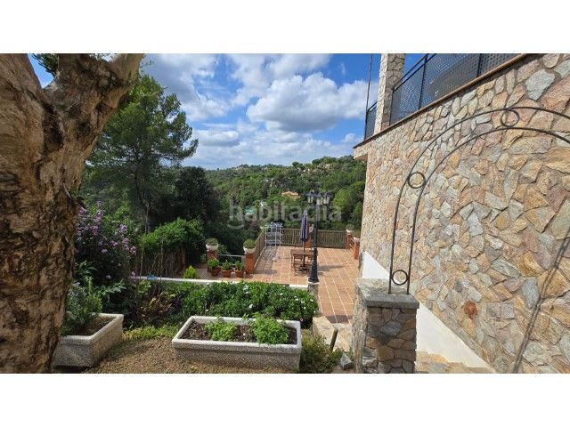 Foto a21aaee2-c3ad-4d18-a3db-5a12f5d9f849. Casa amb piscina a Lloret Residencial - Montlloret Lloret de Mar