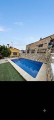 Haus  Cl arenys de mar agora park 79 cr arenys de mar. Casa con piscina y amplia parcela para reformar a tu gusto en ag