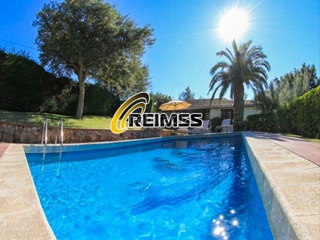 Foto a80d4a68-610f-42d8-92ae-7df6d7dd2b83. Casa amb piscina a Cabanyes-Mas Ambrós-Mas Pallí Calonge
