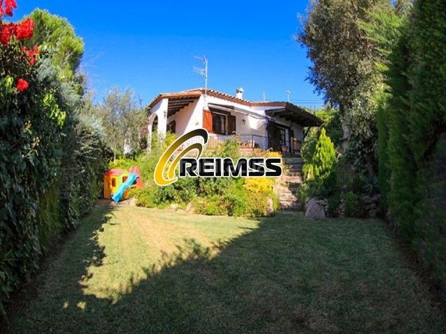 Foto caa5e386-4300-44ab-943b-77957e7592cf. Casa amb piscina a Cabanyes-Mas Ambrós-Mas Pallí Calonge