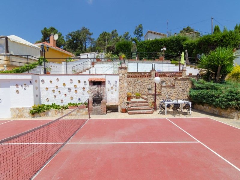Foto 2f8fc15a-613d-4e6d-8a2c-a1f6b1cff50a. Casa a Lloret Verd - Els Pinars Lloret de Mar