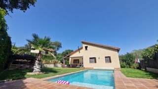 Maison à Massanes. Casa independiente reformada con piscina y gran parcela en massa