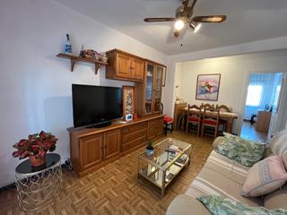 Rent Flat in Avinguda parlament de catalunya 50. Alquiler hasta junio 7 meses con 2 habitaciones grandes