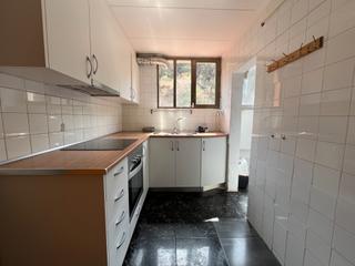 Appartement à Carrer de les agudes 24. Oportunidad con 3 dormitorios en ciutat meridiana al lado plaza