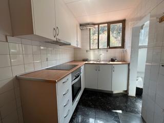 Appartement  Carrer de les agudes 24. Oportunidad con 3 dormitorios en ciutat meridiana al lado plaza