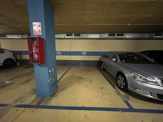 Aparcament cotxe a Avinguda dels rasos de peguera 39. Parking garaje plaza de aparcamiento en ciutat meridiana nou bar