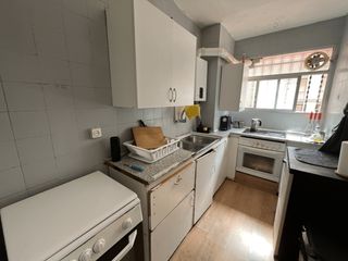 Pis a Carrer de les agudes 24. Planta jardin con sol de mañana en centro ciutat meridiana de 75