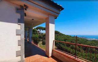 Maison  Carrer riu segre. Casa con vistas al mar