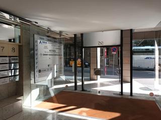 Oficina  Carrer de pau claris. Oficina en venta
