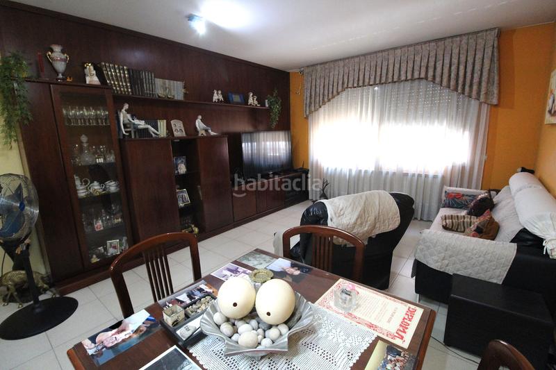 Foto 5b624535-7dbc-4840-a5ad-008afe82e4ef. Semi detached house with heating parking in Estació de França Mollet del Vallès