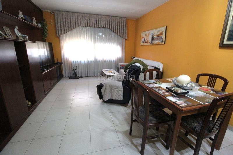 Foto eedfb2e0-38cc-4bed-bff3-14c0aadfbc49. Semi detached house with heating parking in Estació de França Mollet del Vallès