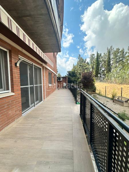 Foto de0e2f80-f9fb-4d4f-8f0a-5cbd31531fa4. Planta baja piso con jardín en Montmeló